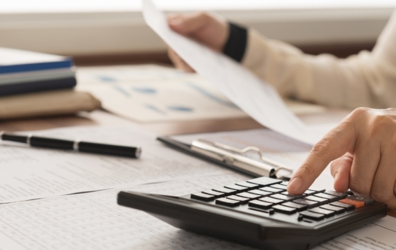 FNS30322 Certificate III in Accounts Administration